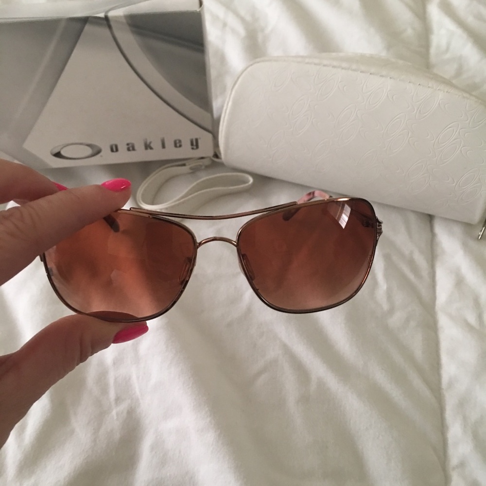 Women’s Rose Gold Sunglasses Oakley